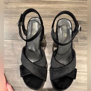 Kenneth Cole Reaction Black Heeled Shoes with Elegant Design